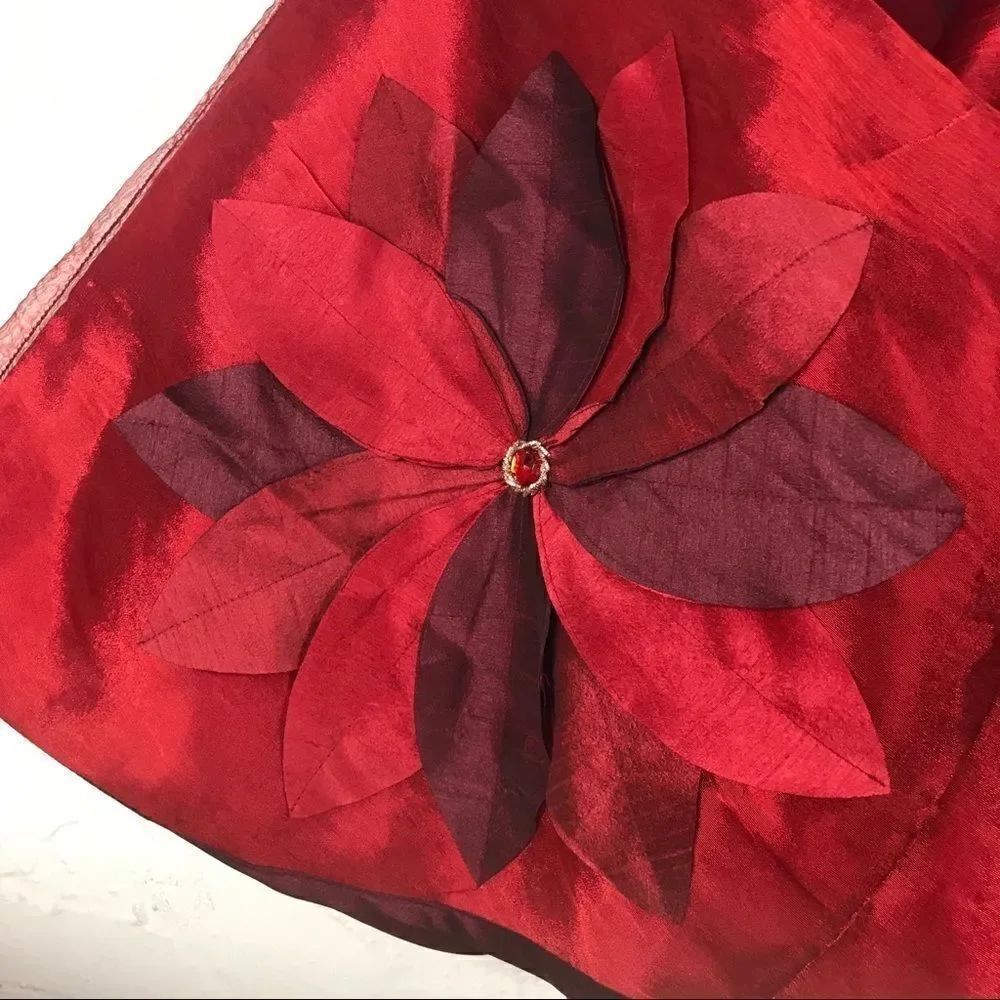 Metallic Red Pointsetta Appliqué Tree Skirt - Picture 3 of 9